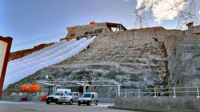 El Gobierno asegura casi US$ 700 millones por la privatización de las represas del Comahue