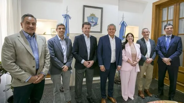 Tecpetrol renueva su compromiso con las Becas Gregorio Álvarez y aporta 250 mil dólares para fortalecer la educación neuquina
