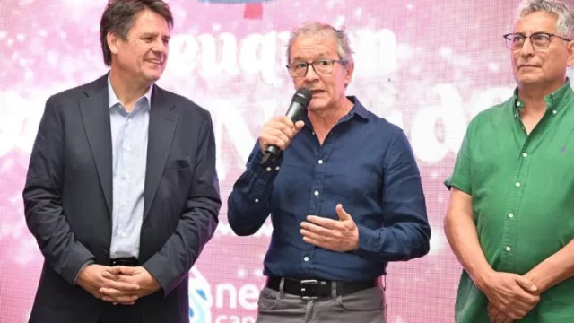 Neuquén encendió “Capital Navideña”: CALF se suma con premios, energías renovables y propuestas para barrios y comercios