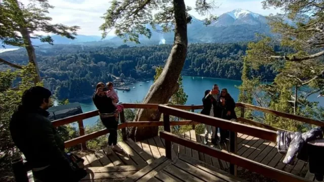 Villa La Angostura lidera la ocupación turística en Neuquén con un 65% de plazas ocupadas