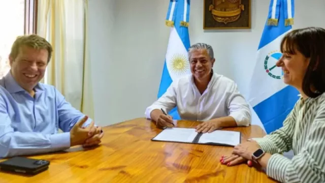 Phoenix se suma al Plan de Becas Gregorio Álvarez y aportará US$ 250.000 para estudiantes neuquinos