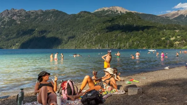 Villa La Angostura cerró la primera quincena de enero con un 86 % de ocupación y consolida un verano positivo