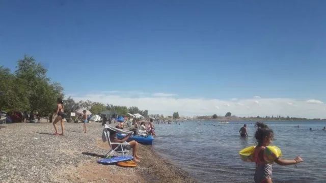 Lago Mari Menuco, una escapada ideal para disfrutar del verano a pocos minutos de Neuquén