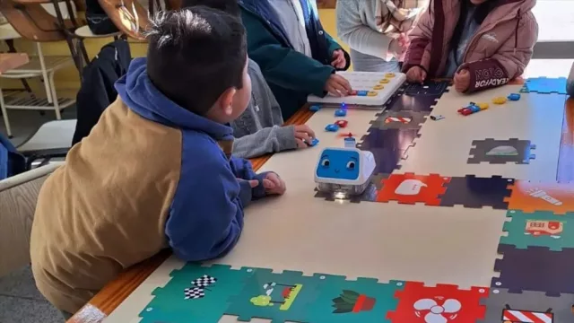 La Expedición Tecnológica pasó por Villa La Angostura y convocó a estudiantes y docentes