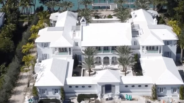 El "Billionaire Bunker" no es una moda, es una estrategia geopolítica de élite (el manual no escrito al que se suscribe Zuckerberg)