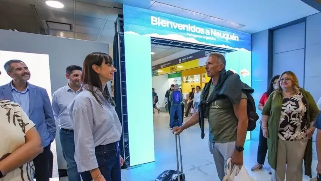 Neuquén suma su primer vuelo internacional directo con Santiago de Chile y amplía su conexión global