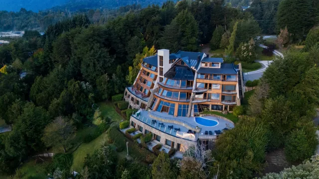 Sol Arrayán anticipa el invierno en Villa La Angostura con promociones y foco en experiencias premium