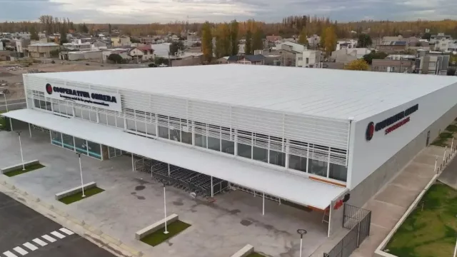 La Cooperativa Obrera inauguró una nueva sucursal en Plottier y refuerza su expansión con 70 nuevos puestos de trabajo