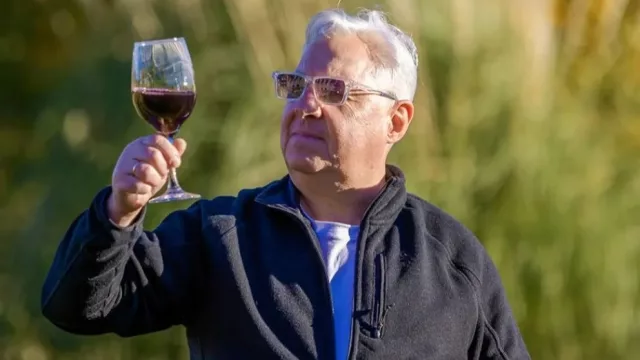 Sergio Landoni fue distinguido como el primer Embajador del Vino Neuquino