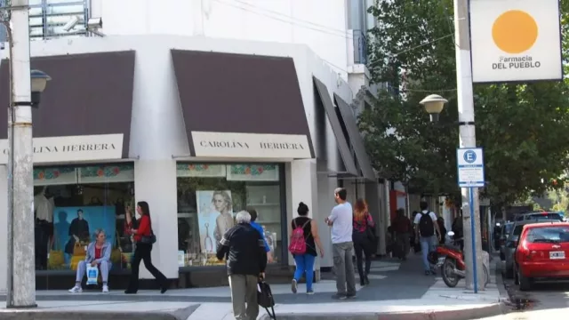 Farmacity desembarca en Neuquén y compra el 50% de Farmacias del Pueblo