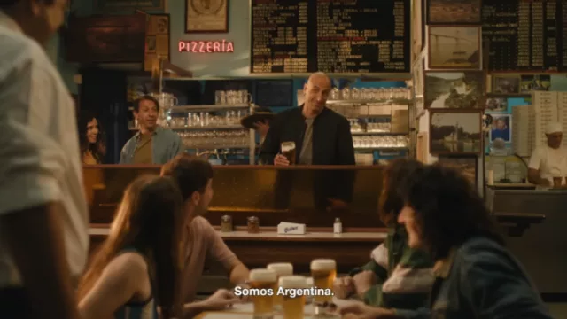Quilmes convierte el tiro viral de Manu Ginóbili en una promoción en más de 60 bares del país