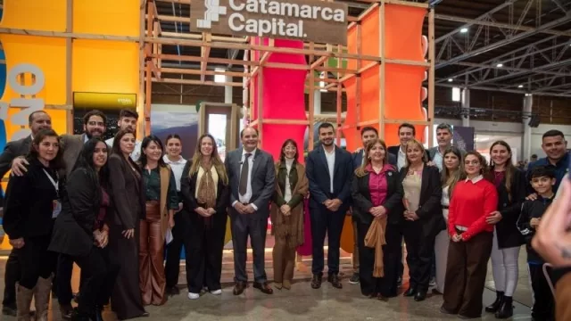 La Capital fortalece la economía local con emprendedores y servicios en la Fiesta del Poncho 2026