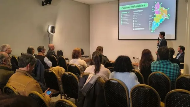 Neuquén presentó "Invierta Neuquén" en la Expo Rural para atraer inversiones y diversificar su matriz productiva