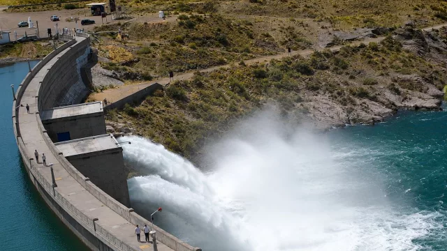 Mendoza y la Nación licitan Los Nihuiles para modernizar uno de los complejos hidroeléctricos más importantes del país