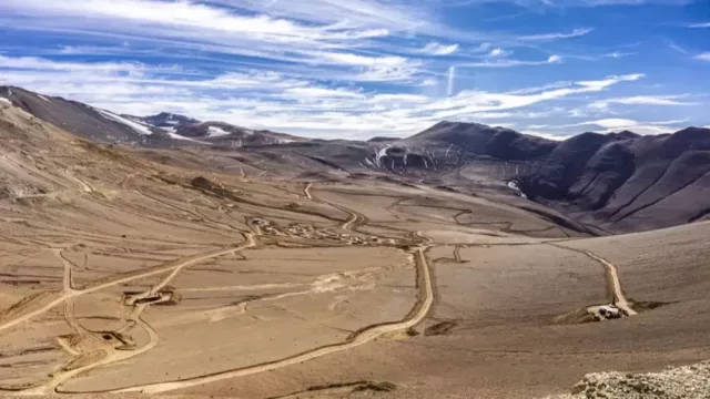Vicuña pidió habilitar 25 canteras para abastecer las obras de Josemaría y Filo del Sol