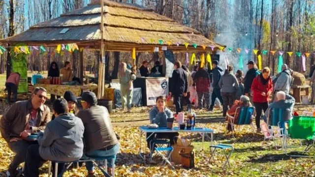 La Feria Buena Vida vuelve a Centenario con productores regionales y propuestas de agroturismo