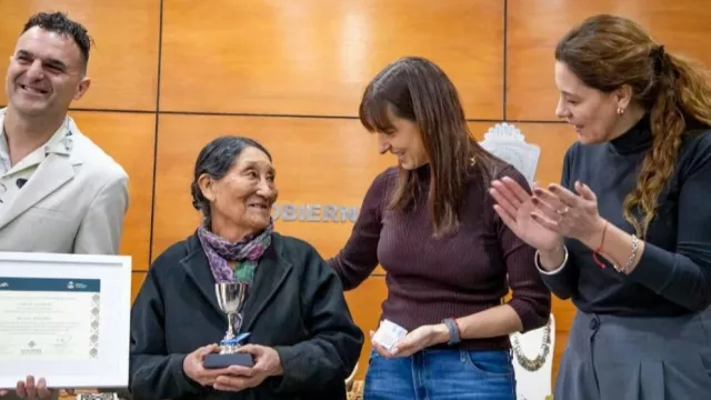 Neuquén homenajeó a los artesanos premiados en la Expo Rural de Palermo