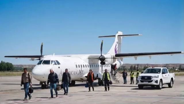 Neuquén recupera la conectividad aérea con Chos Malal y suma más vuelos a Chapelco