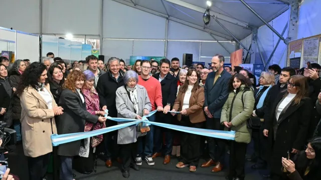 La Feria Internacional del Libro abrió sus puertas y espera superar los 250 mil visitantes en Neuquén