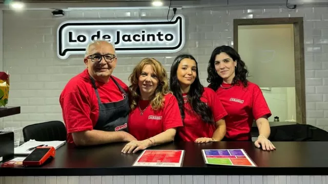 Lo de Jacinto desembarcó en Neuquén: un negocio familiar con 46 variedades de empanadas y opciones sin gluten